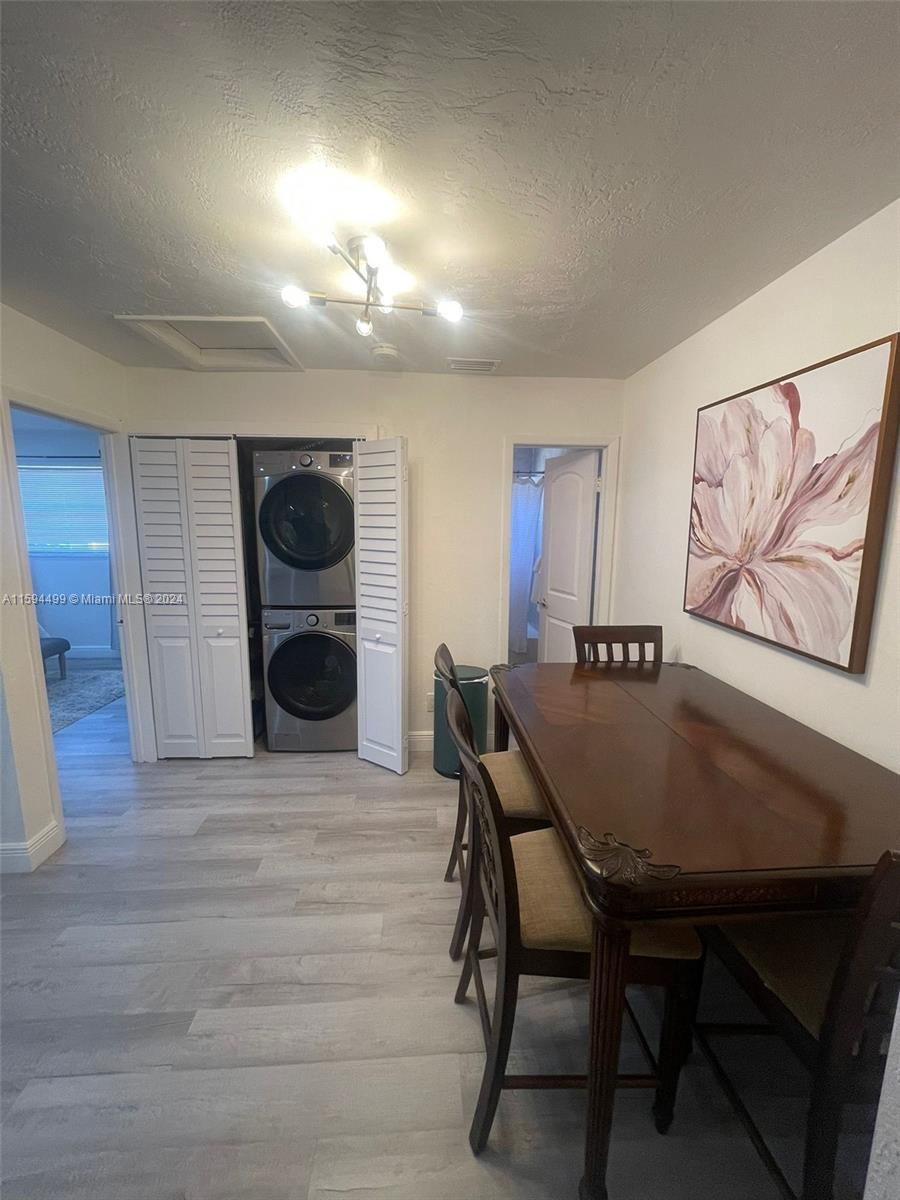 1736 N 16th Ct # 2 Unit: 1-2