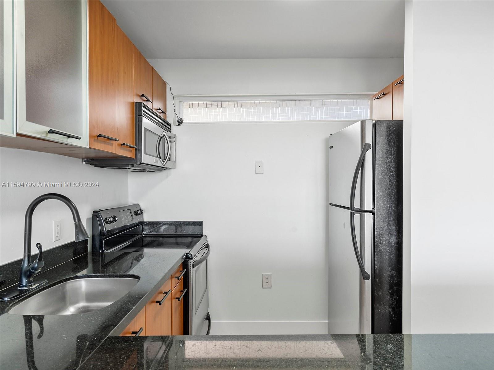 650 NE 64th St Unit: GPH5