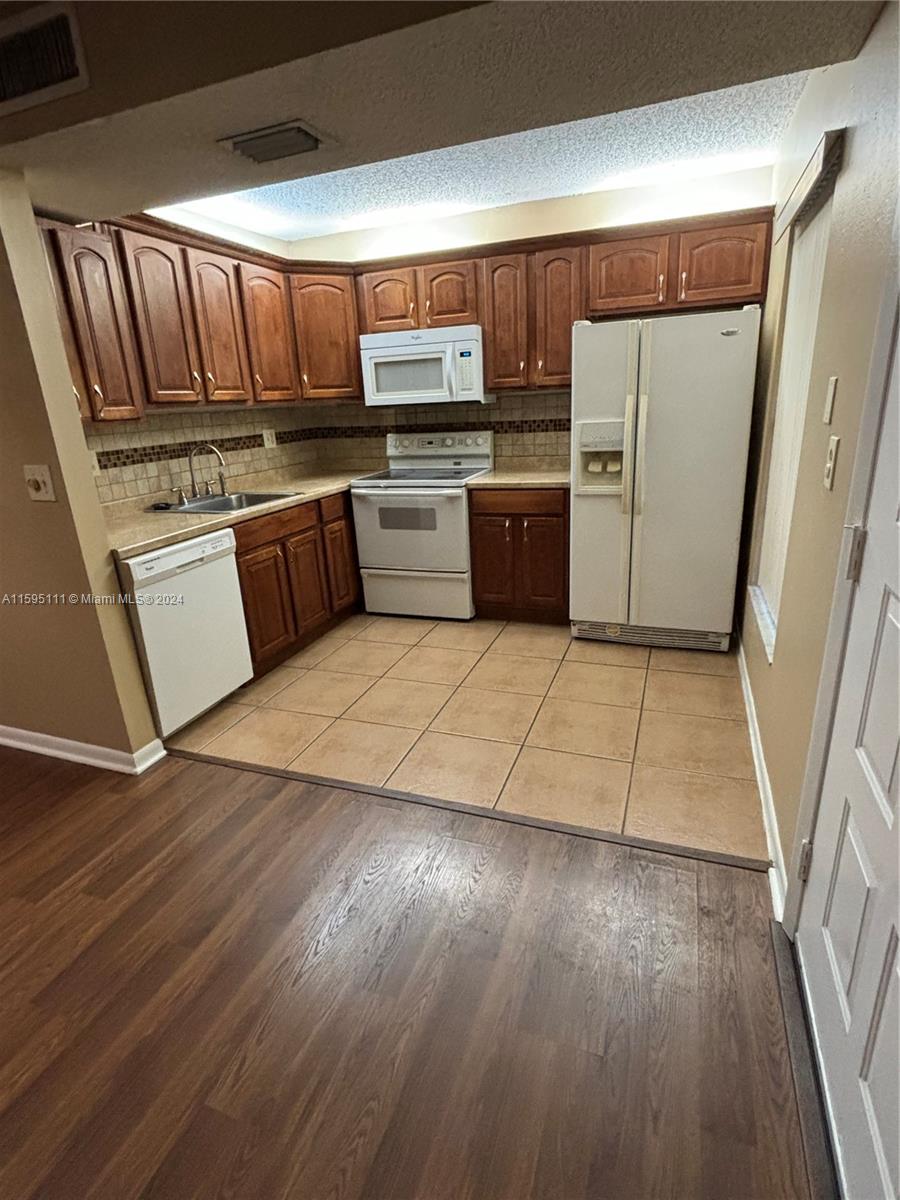 11917 NW 11th St # 11917