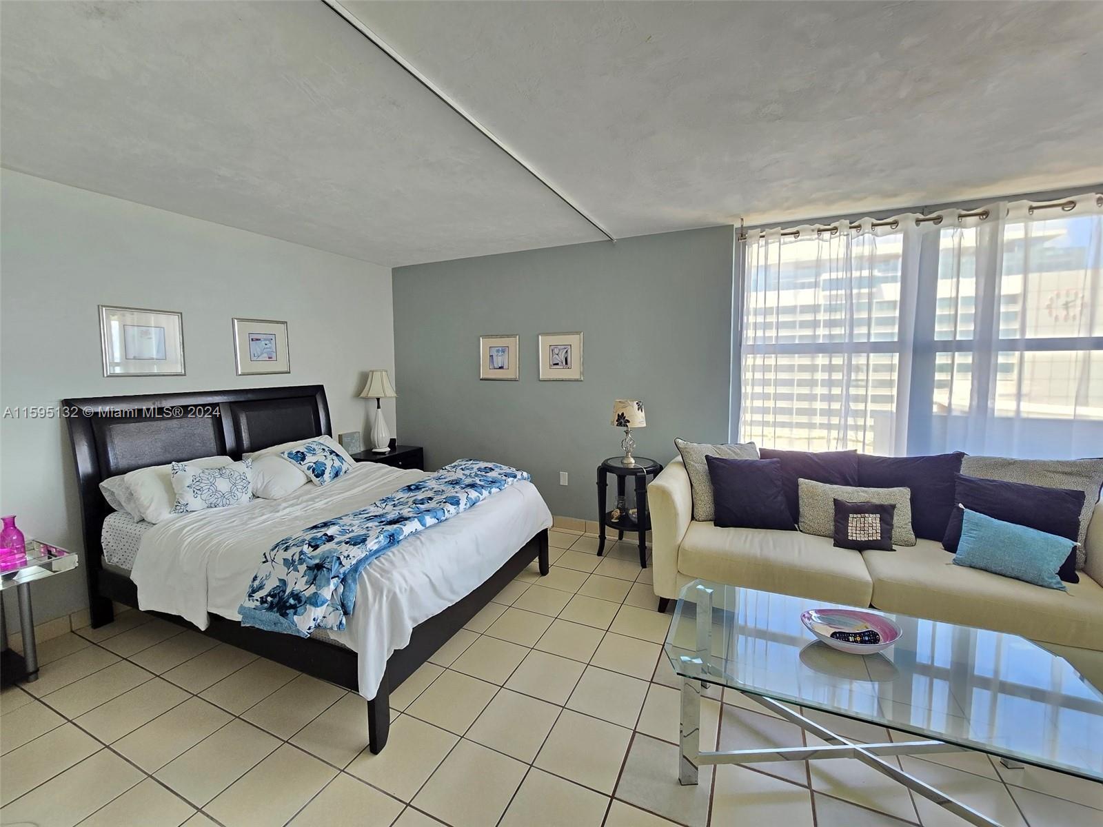 2899 Collins Ave # 1021
