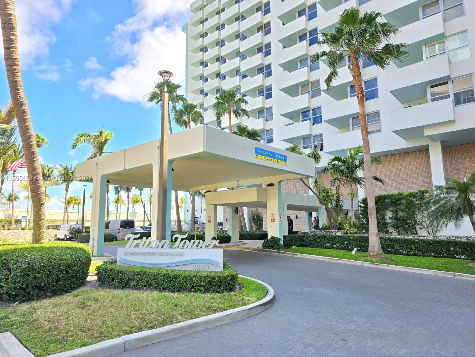 2899 Collins Ave # 1021
