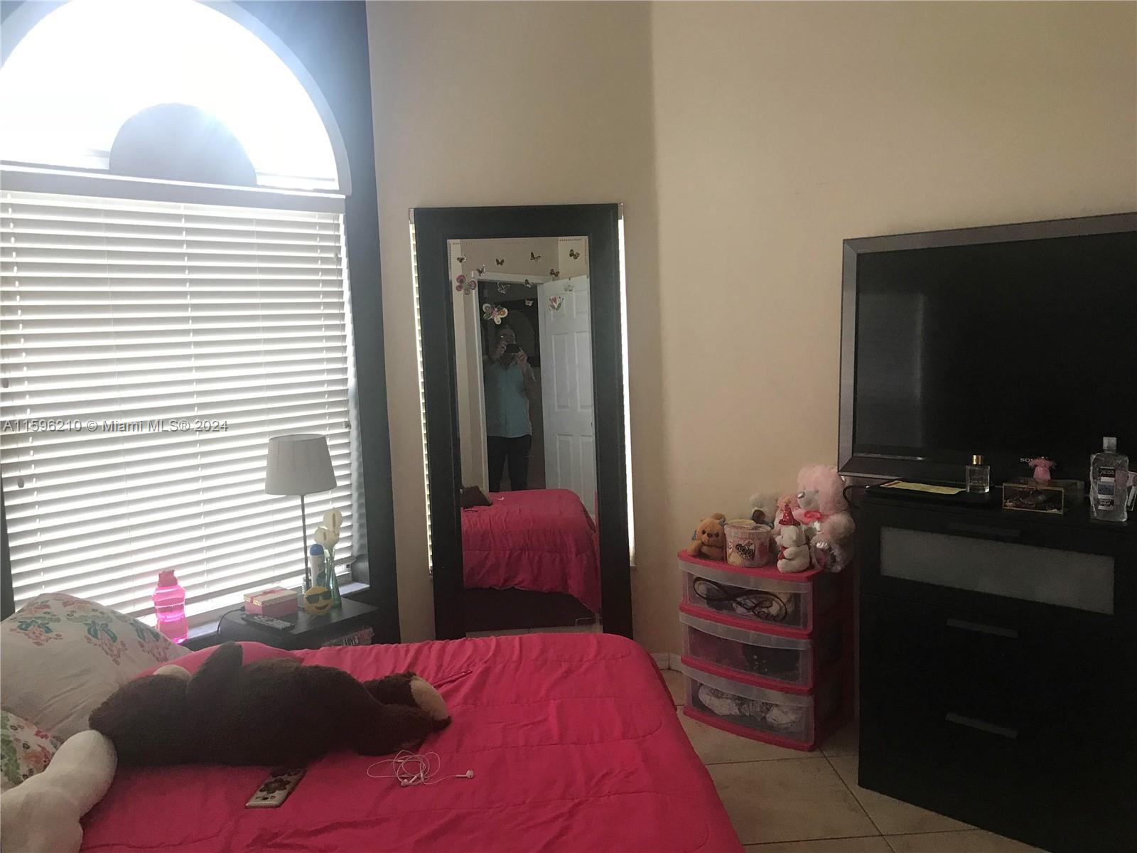 690 SE 29 DR