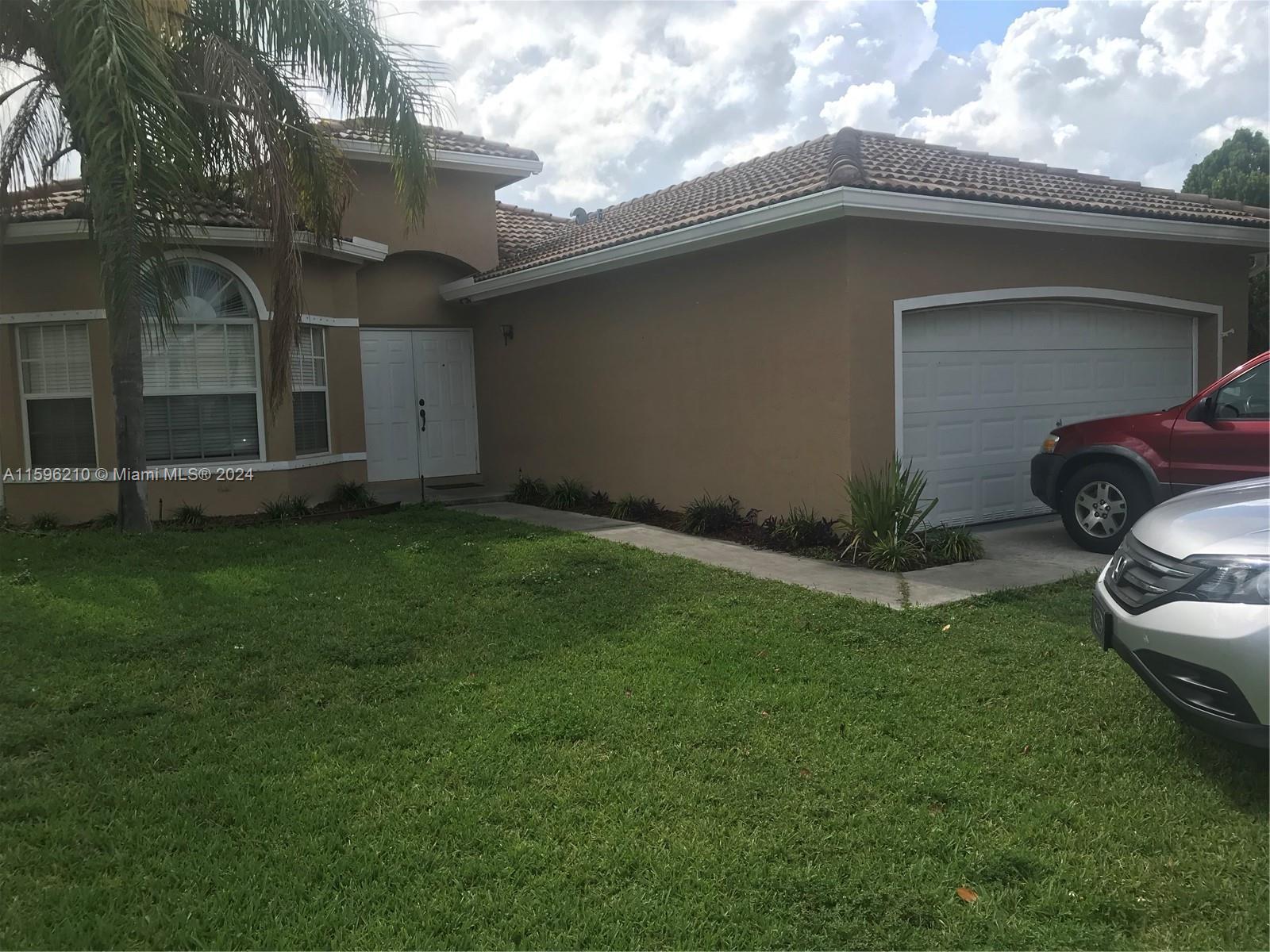 690 SE 29 DR