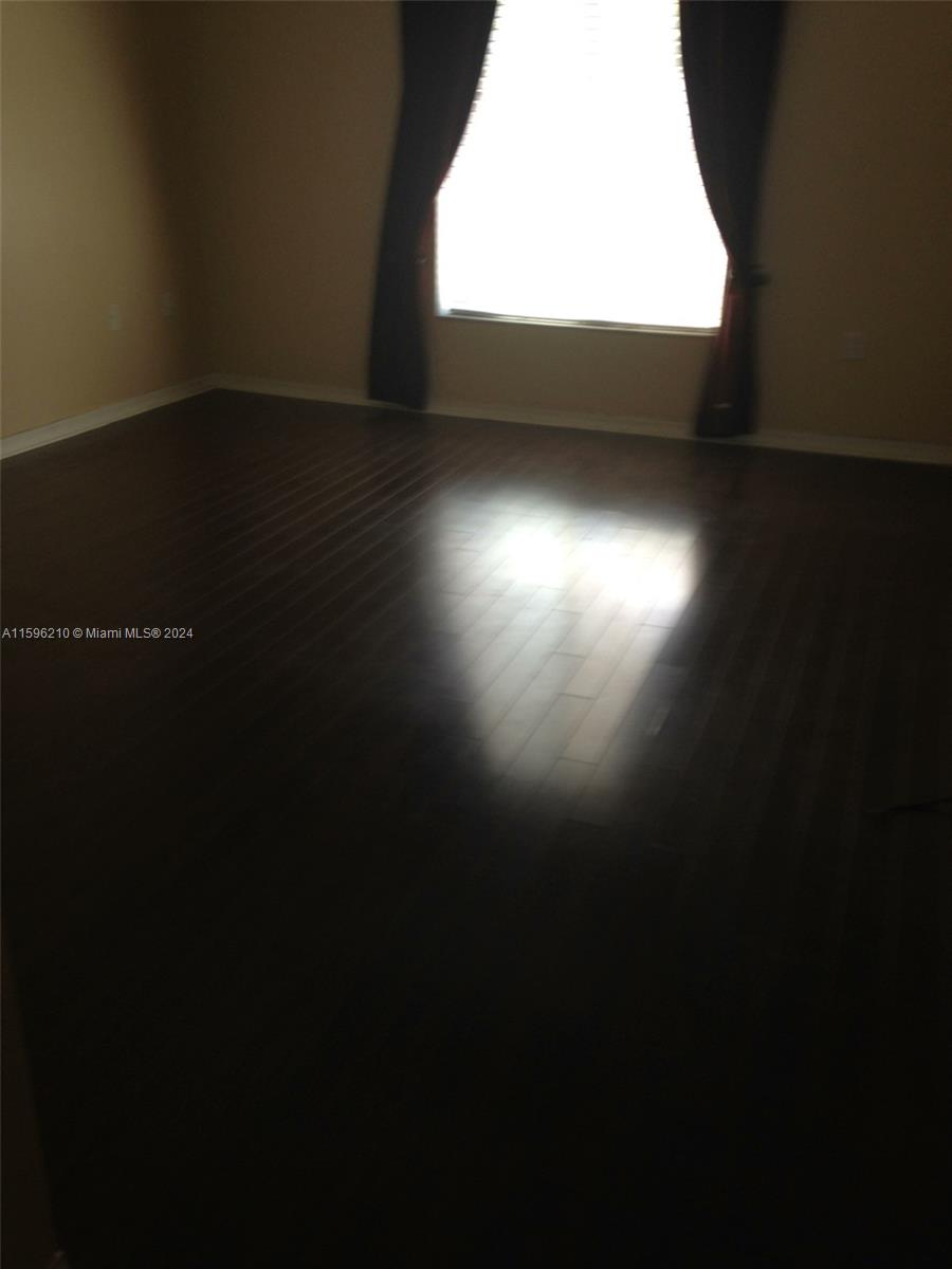 690 SE 29 DR