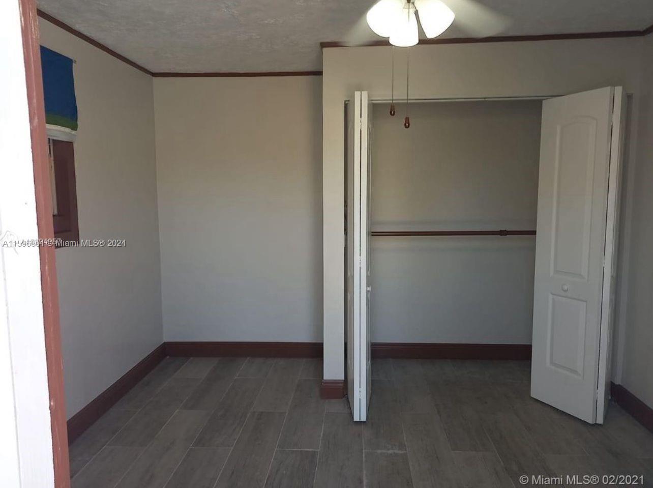 1716 Lauderdale Manor Dr