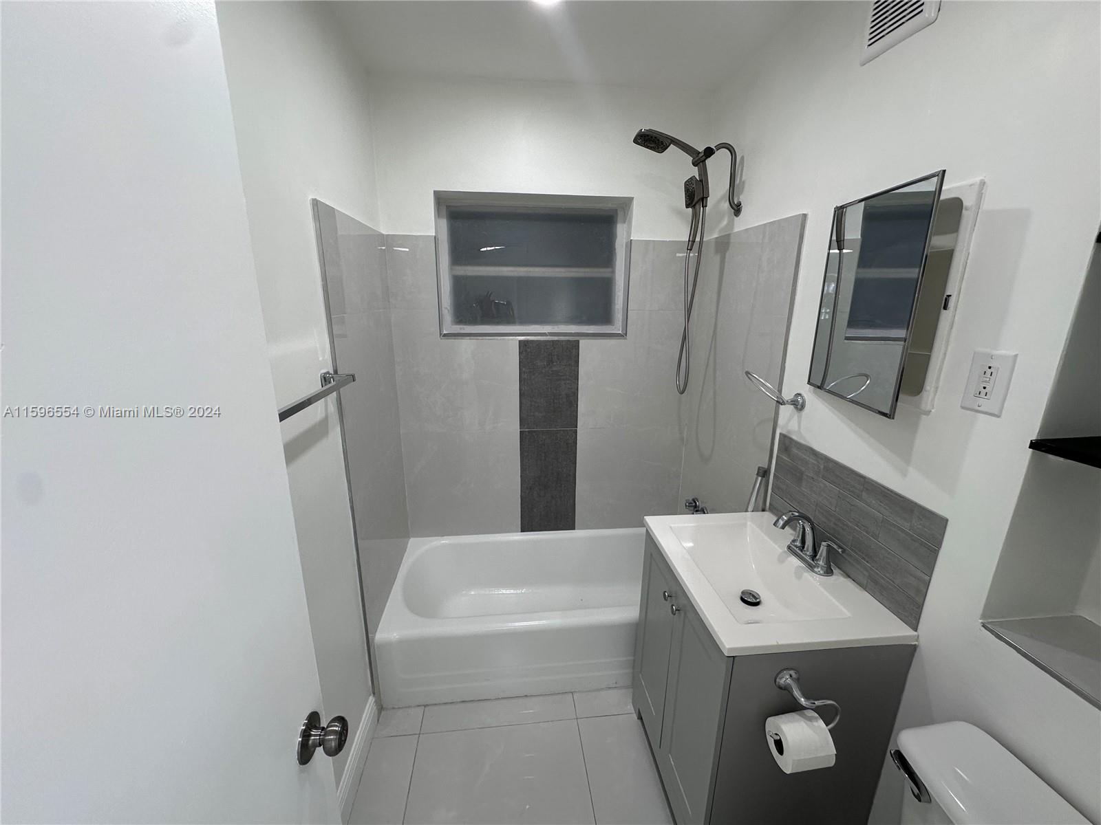 1716 Lauderdale Manor Dr