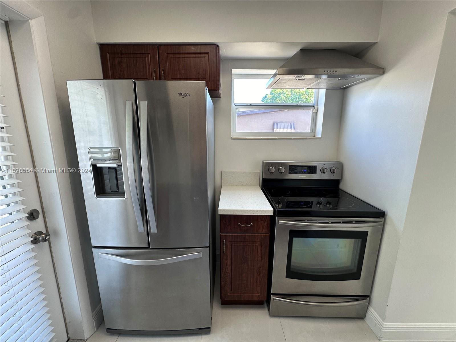 1716 Lauderdale Manor Dr