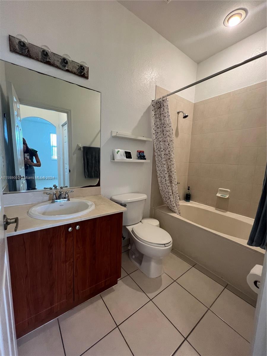 10885 NW 89th Ter # 212