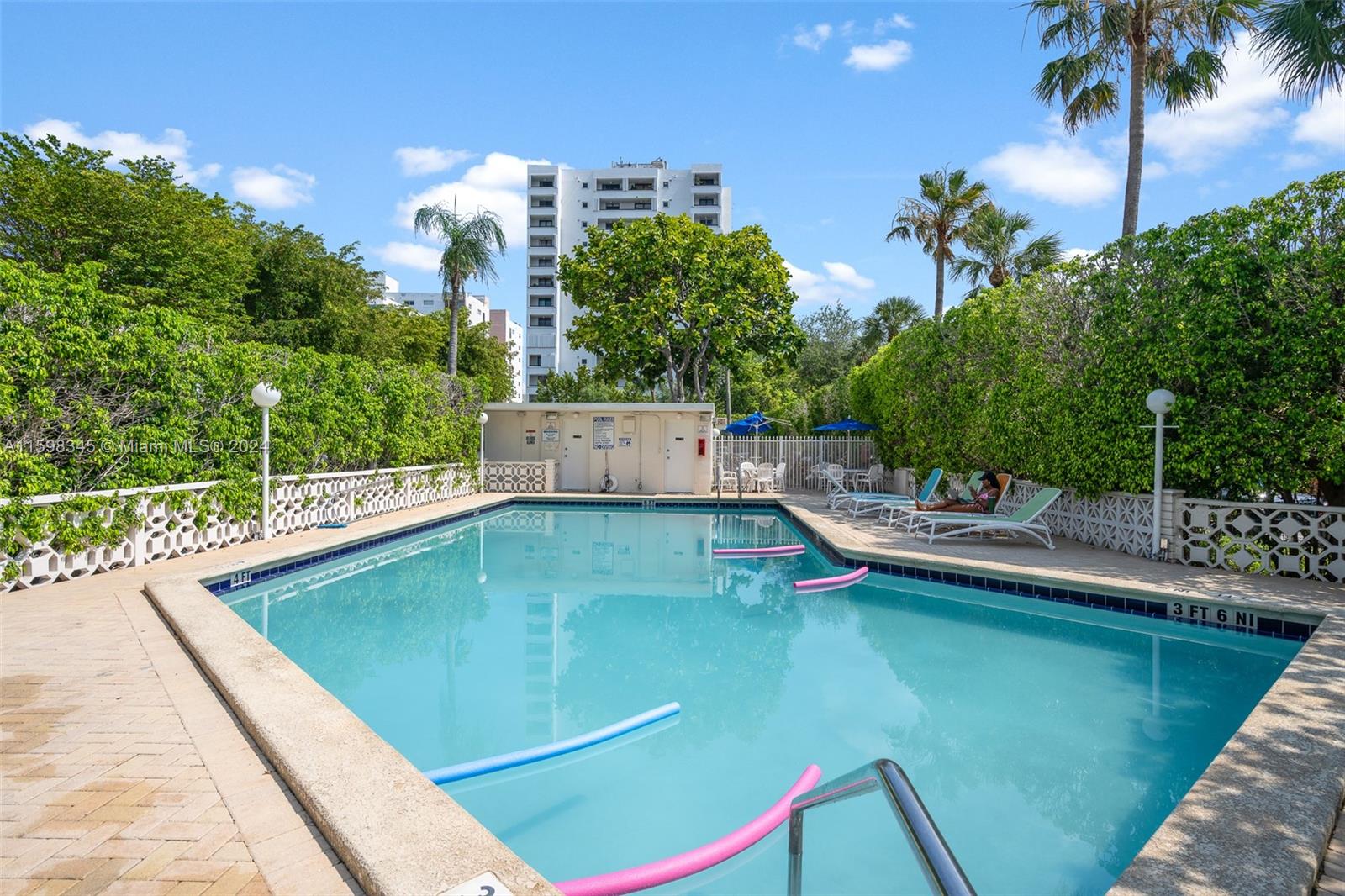 1881 Washington Ave # 6D