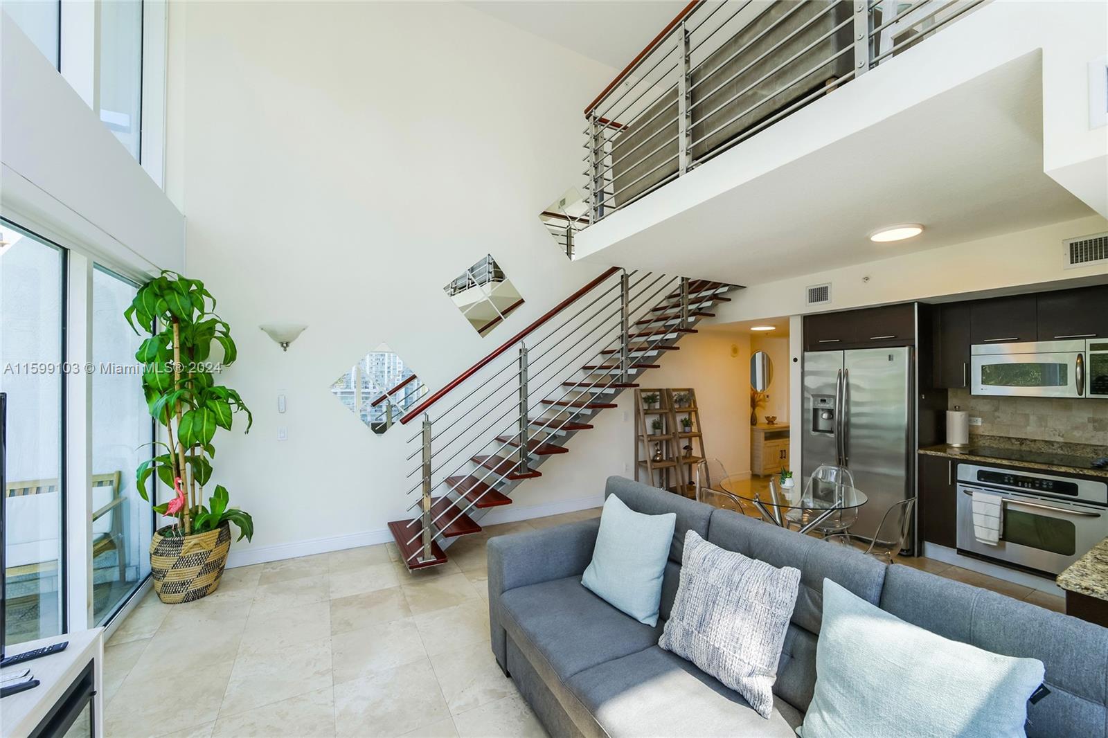 41 SE 5th St # 817
