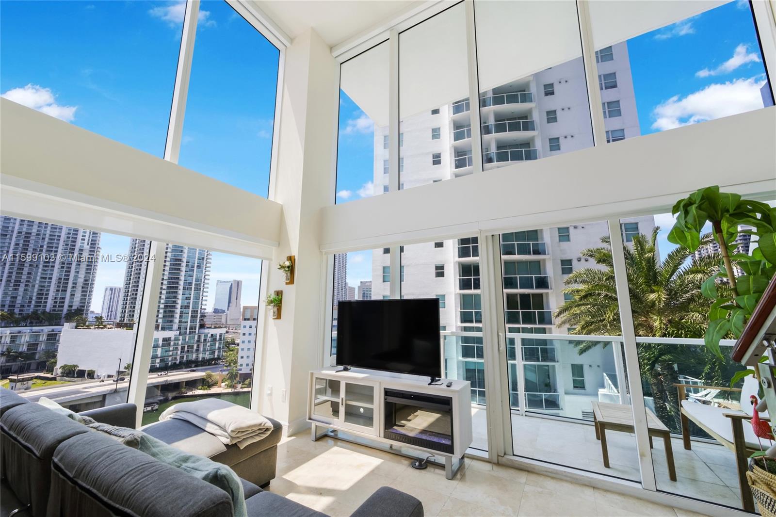 41 SE 5th St # 817