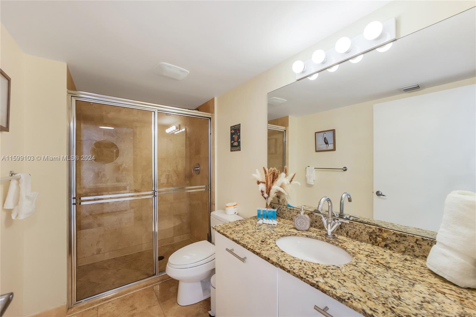 41 SE 5th St # 817