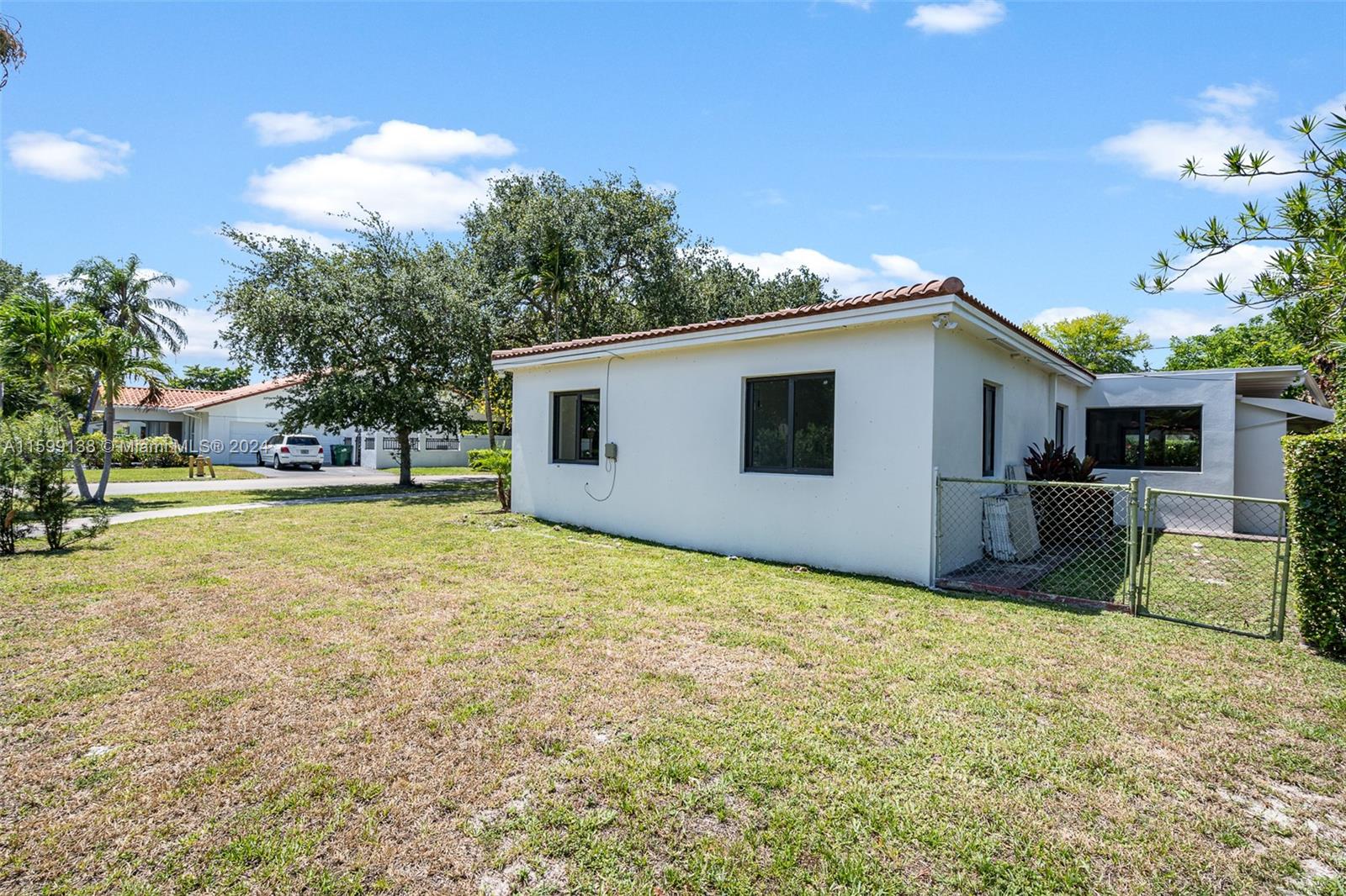 1341 SW 43rd Ave
