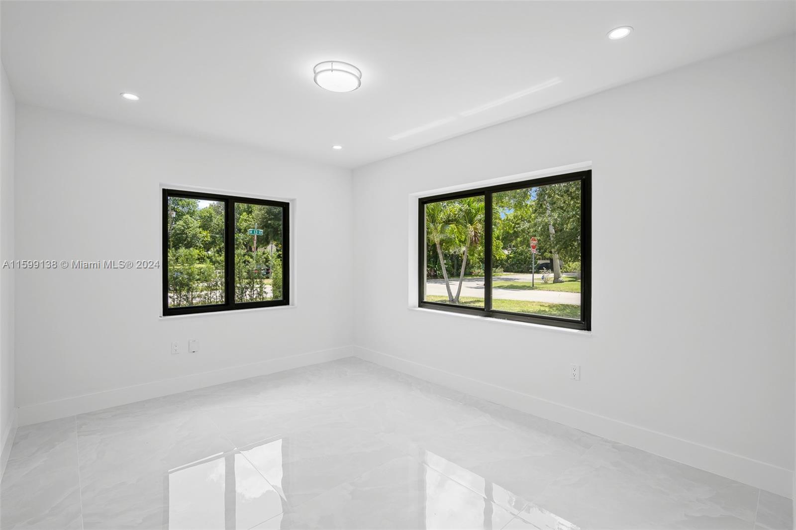 1341 SW 43rd Ave