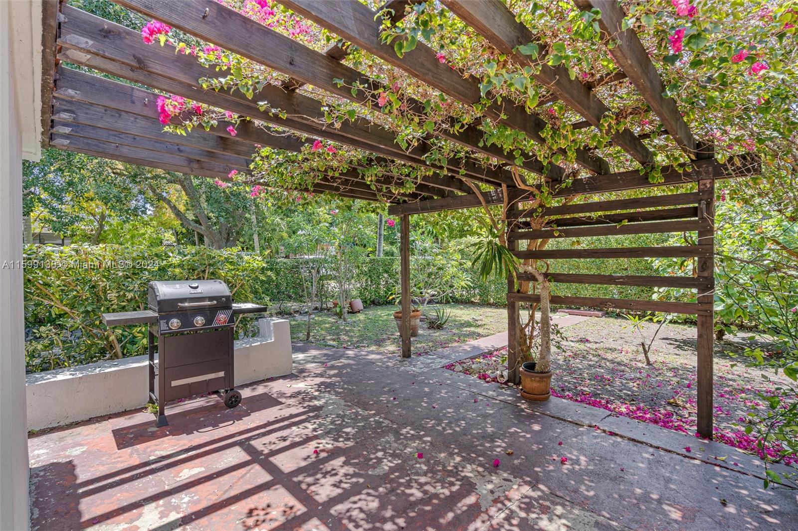 1341 SW 43rd Ave