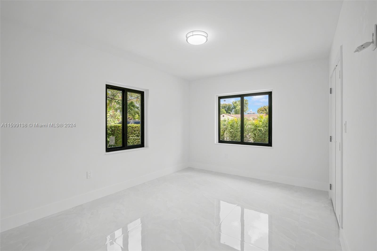 1341 SW 43rd Ave