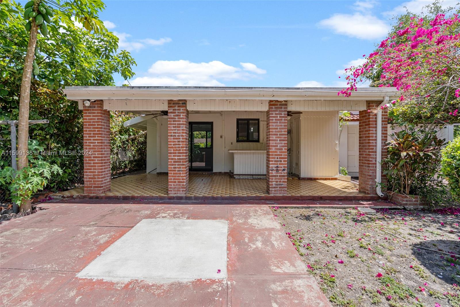1341 SW 43rd Ave