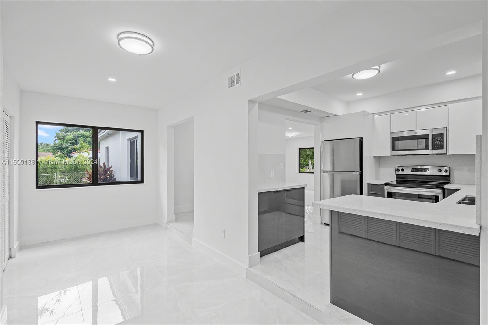 1341 SW 43rd Ave