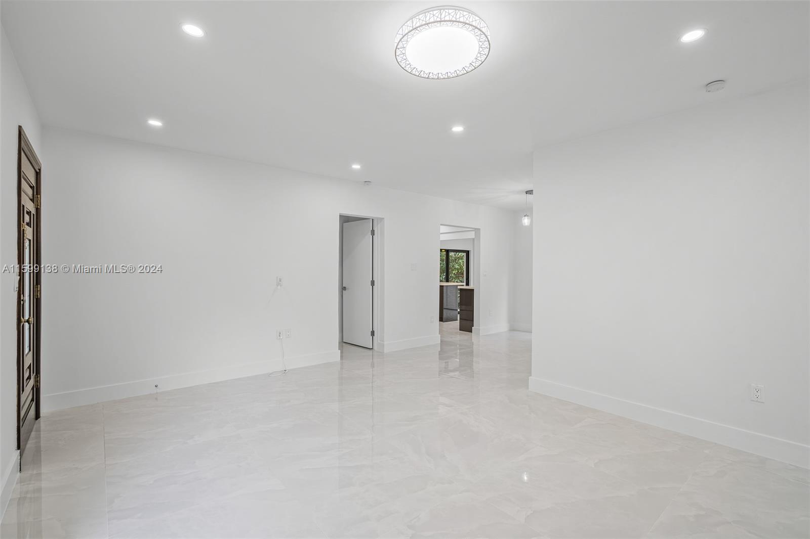 1341 SW 43rd Ave