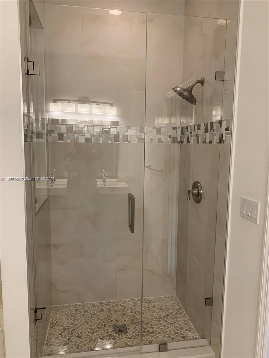 649 NE 33rd Ter # 649