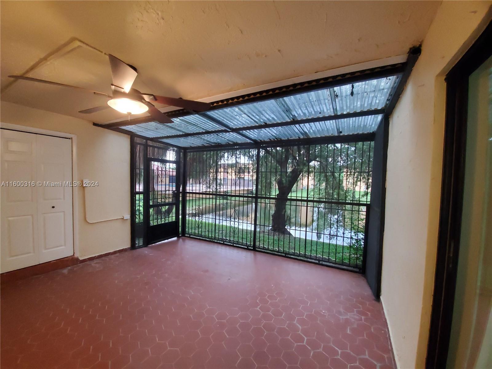 10885 NW 7 # 33 Unit: 11-33