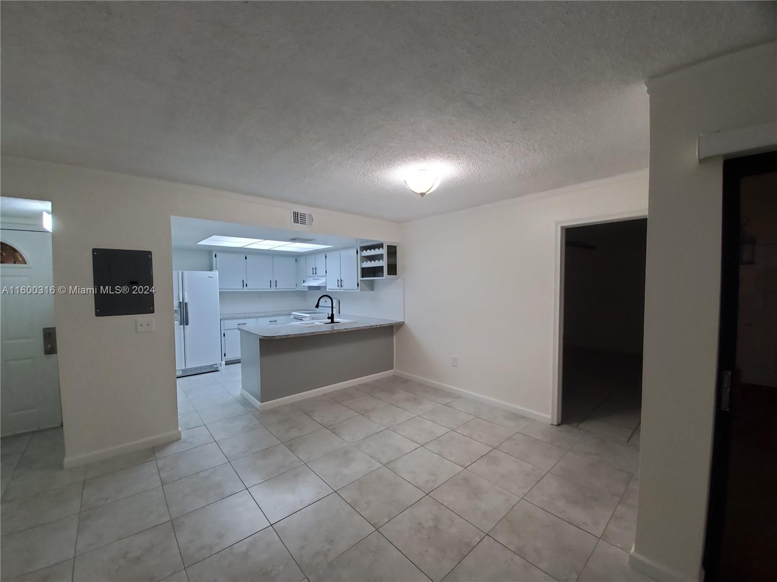10885 NW 7 # 33 Unit: 11-33