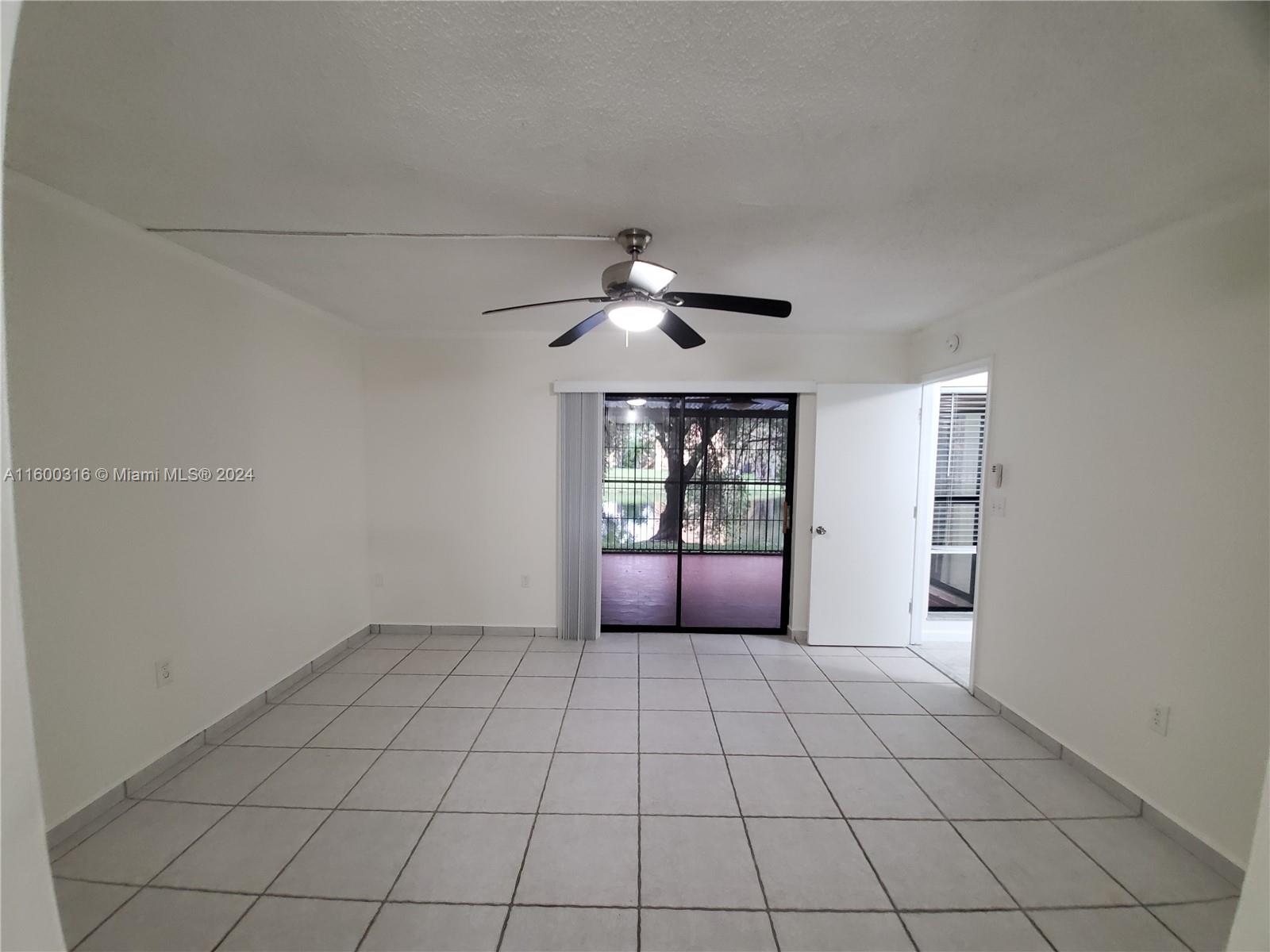 10885 NW 7 # 33 Unit: 11-33