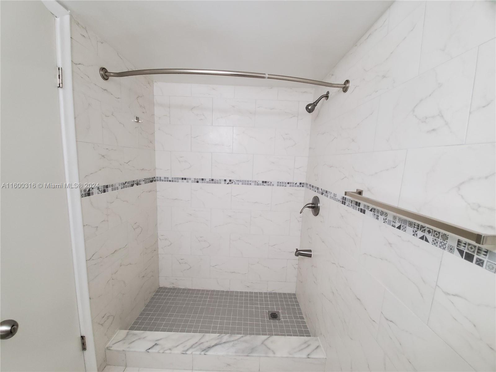 10885 NW 7 # 33 Unit: 11-33