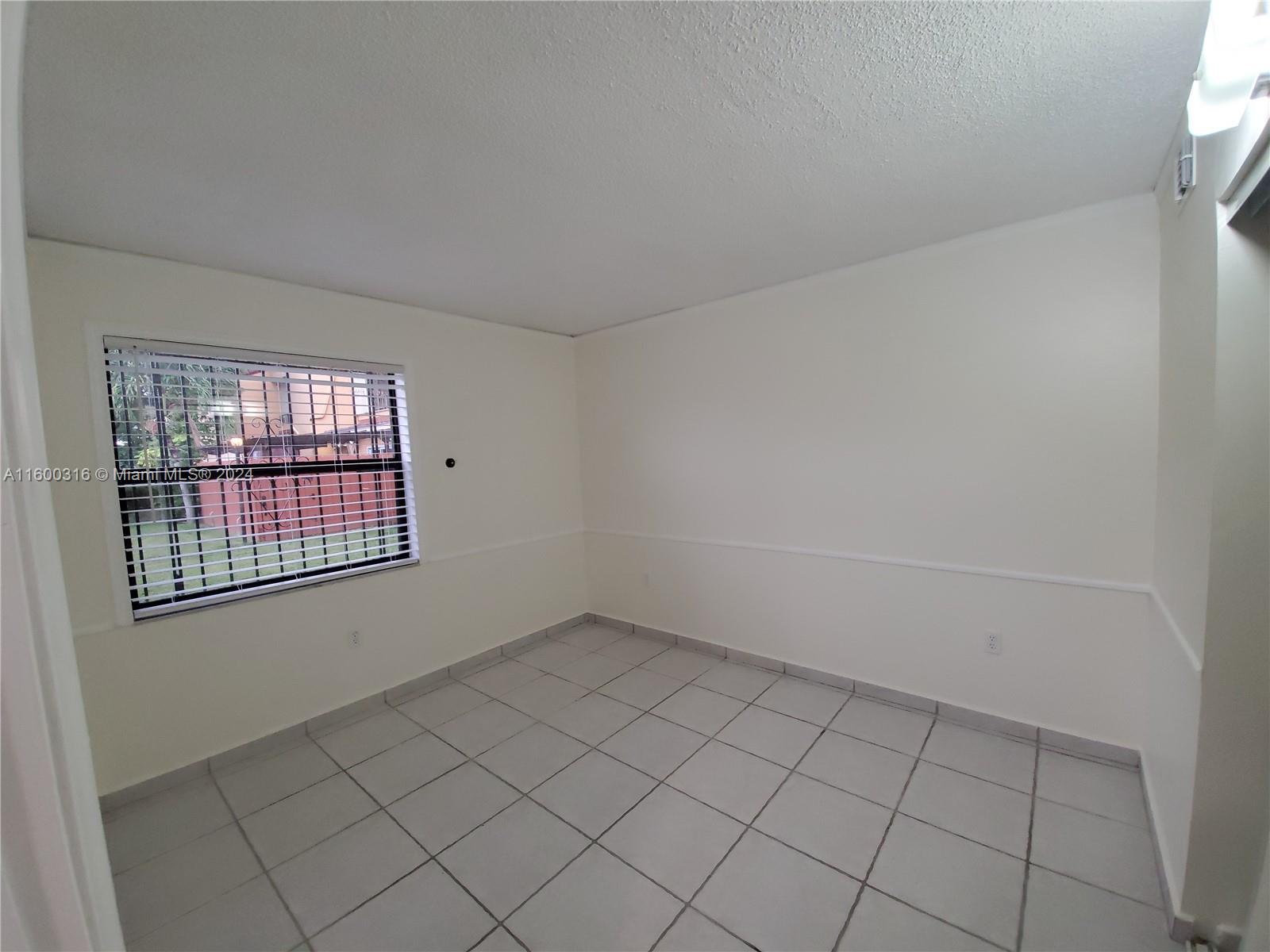 10885 NW 7 # 33 Unit: 11-33