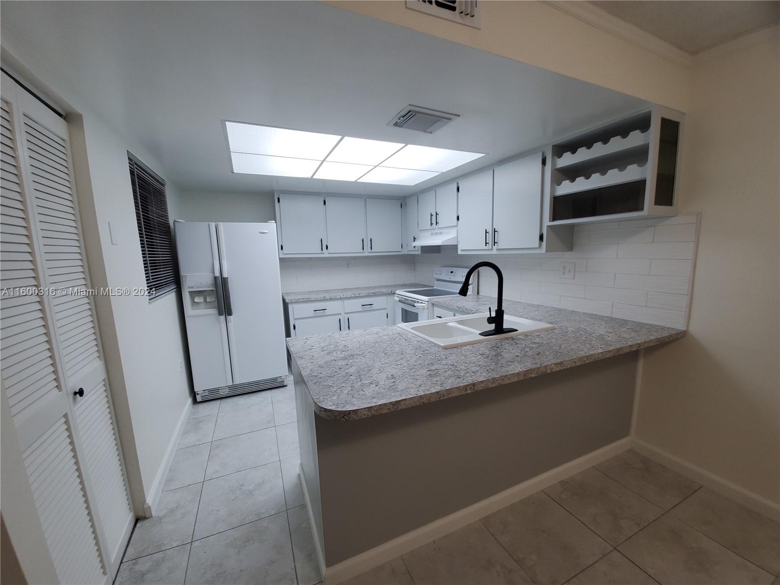 10885 NW 7 # 33 Unit: 11-33