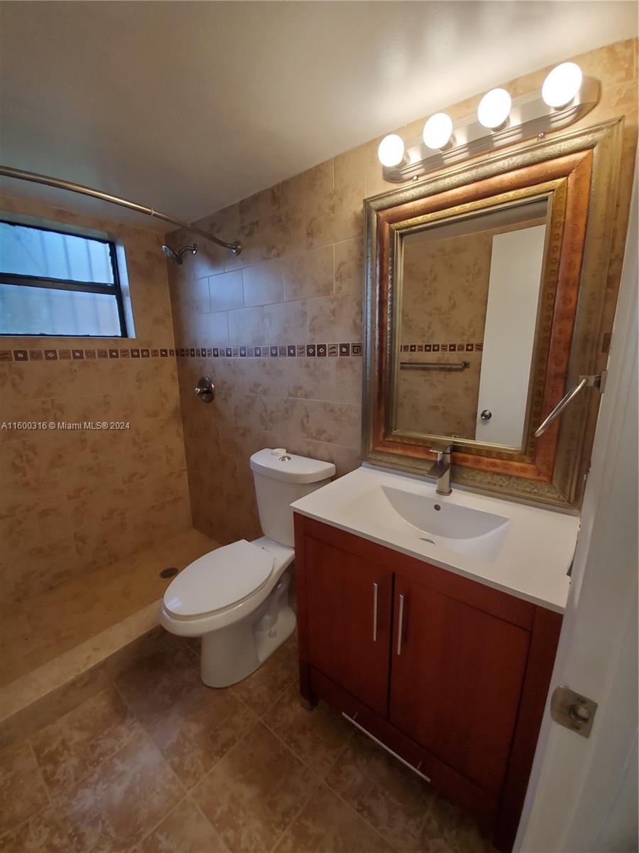 10885 NW 7 # 33 Unit: 11-33