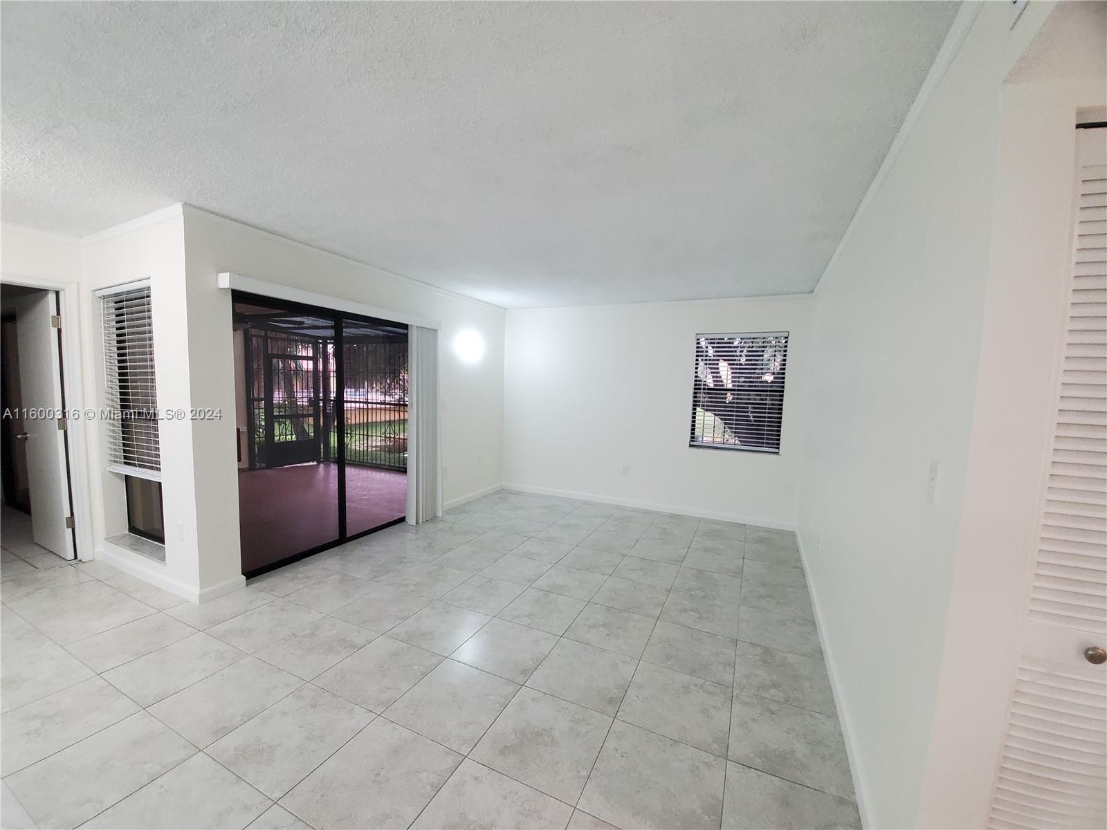 10885 NW 7 # 33 Unit: 11-33