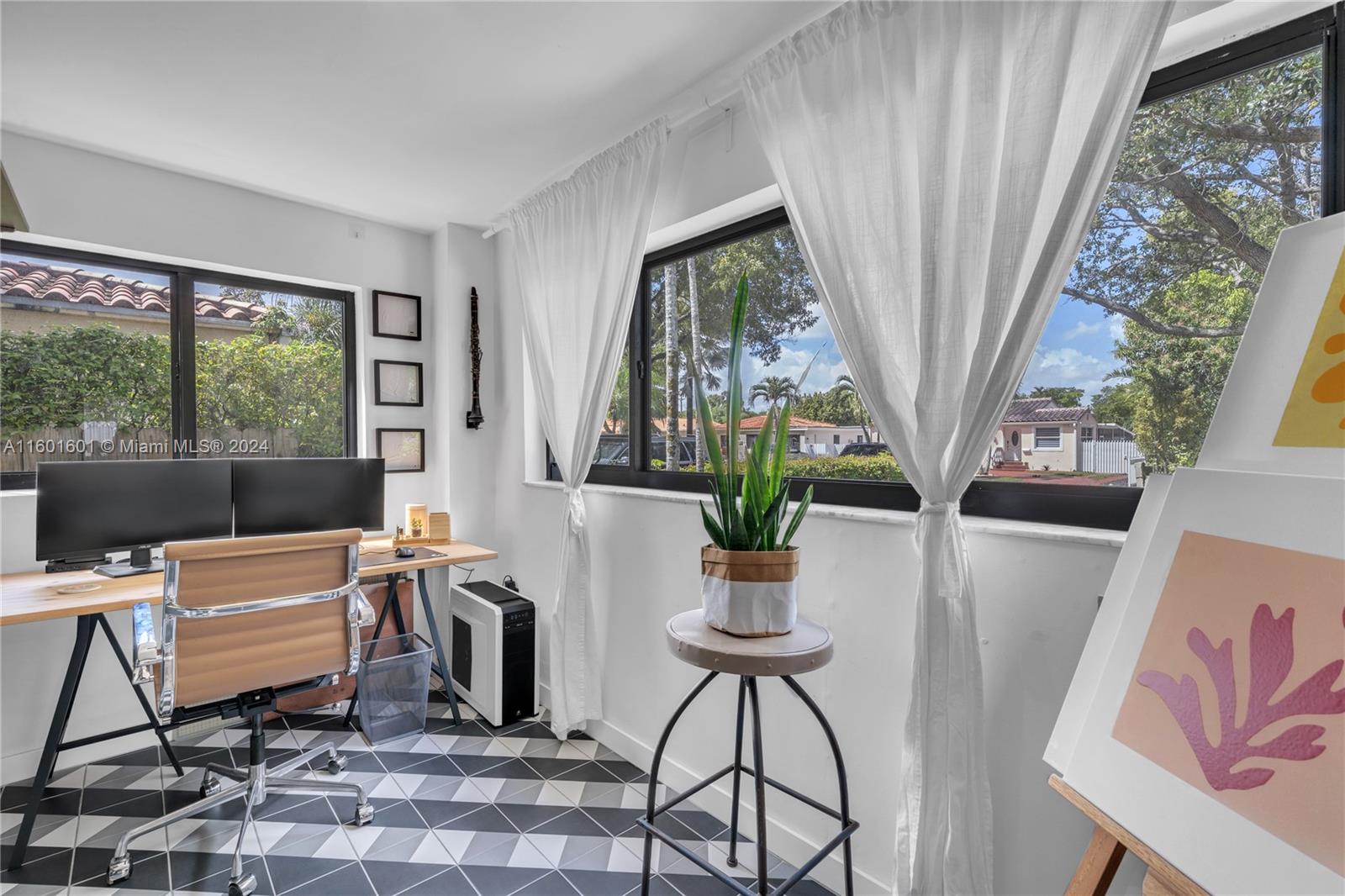 549 La Villa Dr