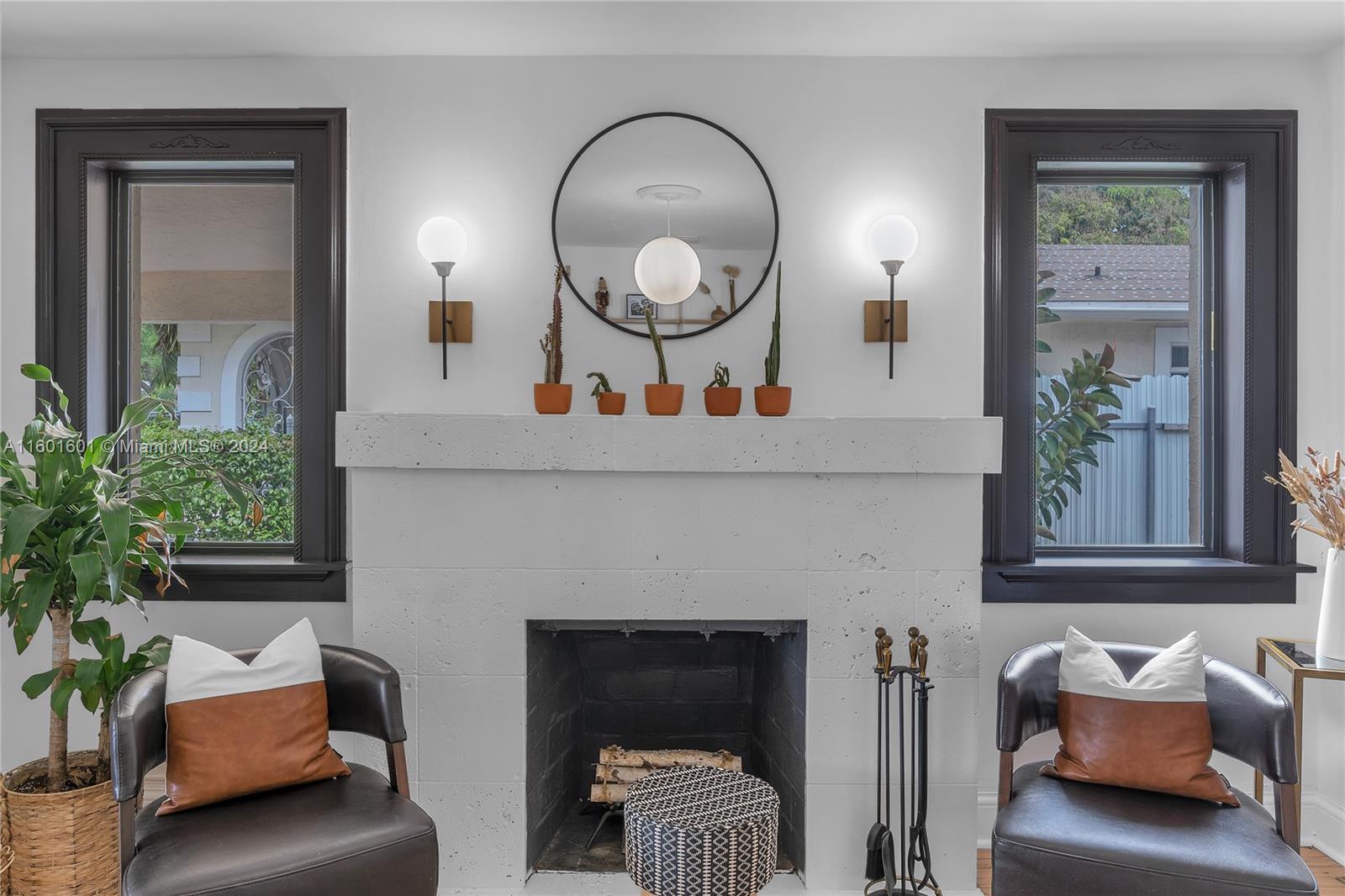549 La Villa Dr