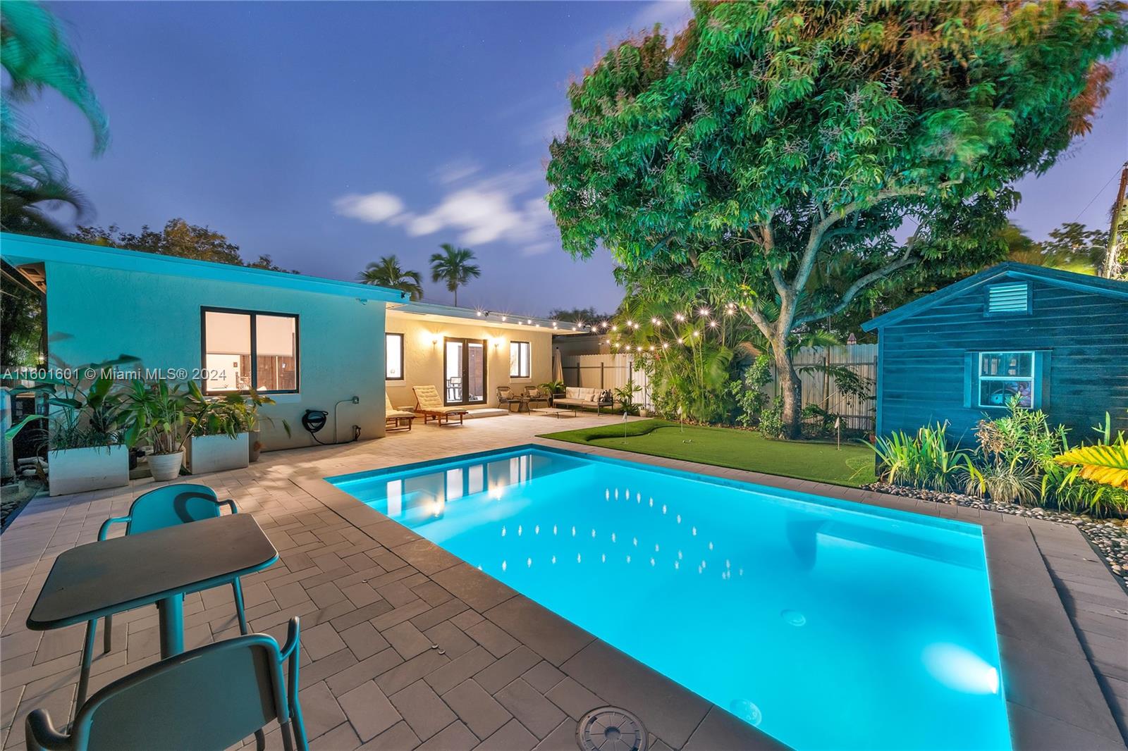549 La Villa Dr