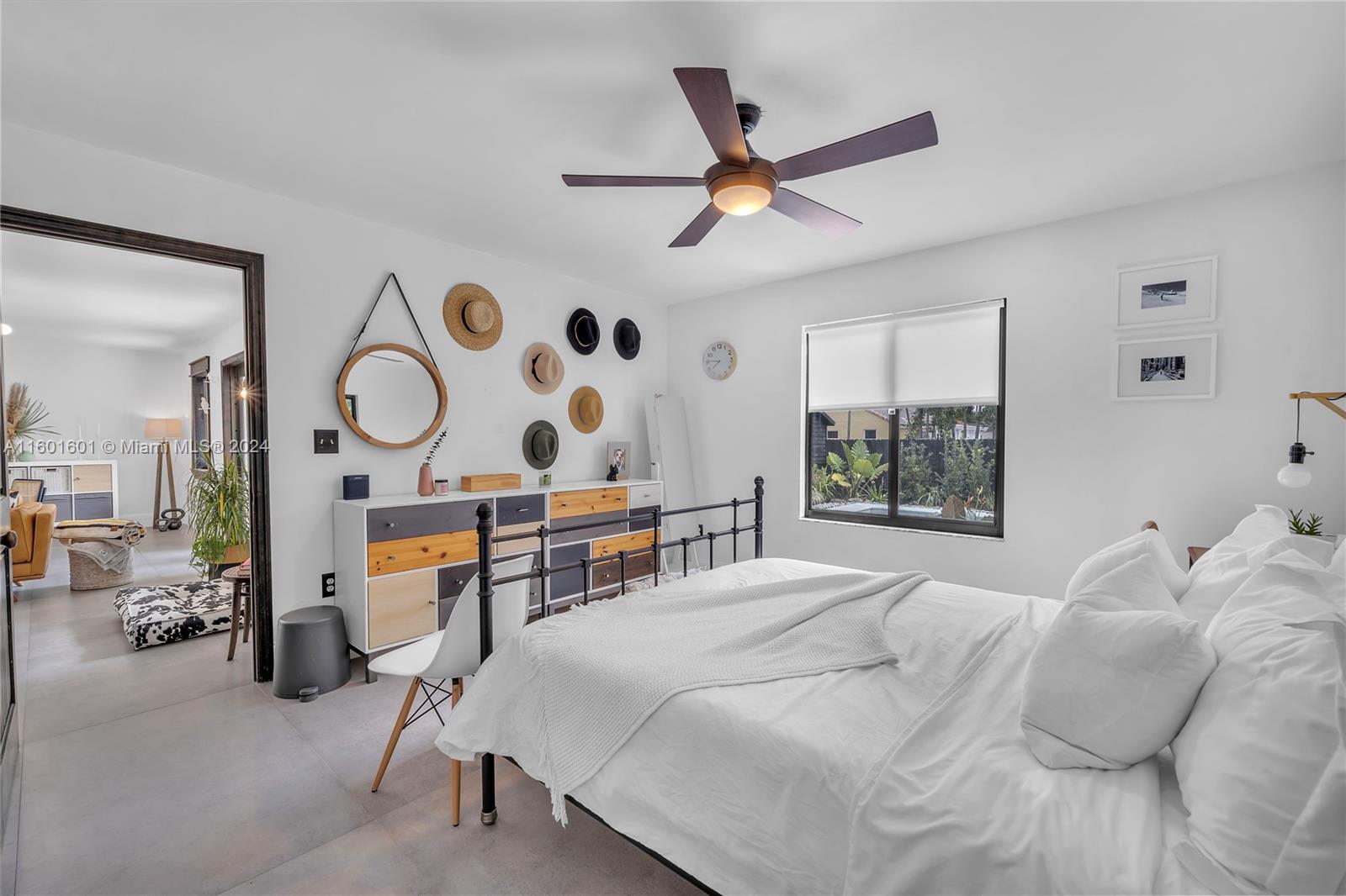 549 La Villa Dr