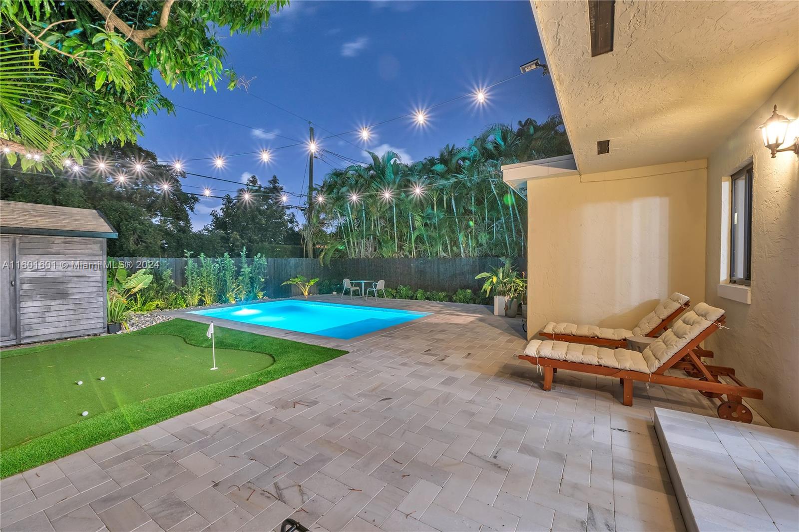 549 La Villa Dr