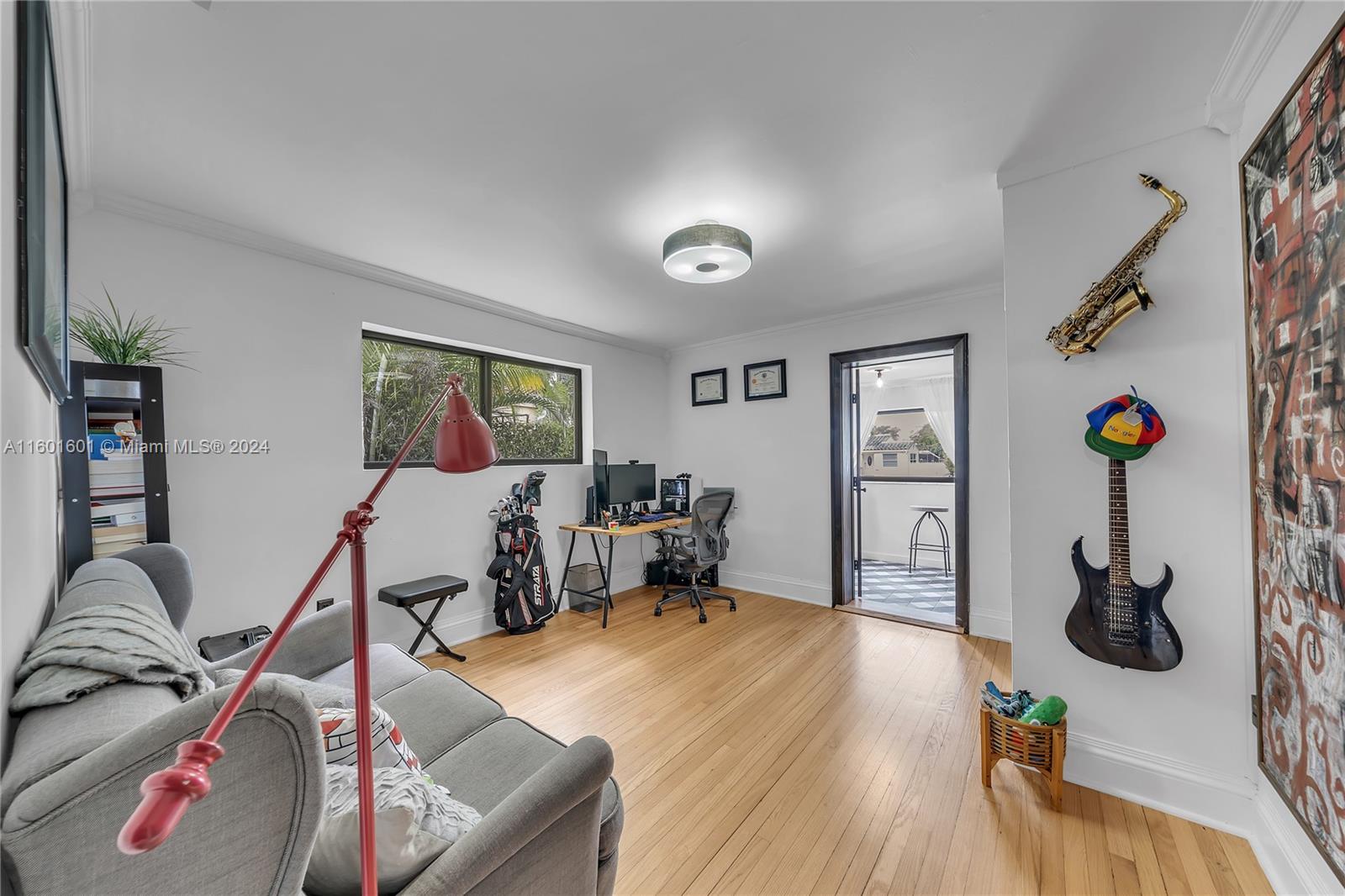 549 La Villa Dr