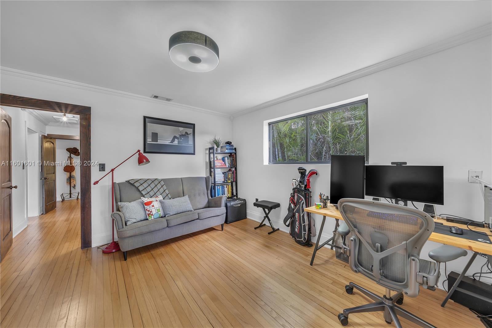 549 La Villa Dr