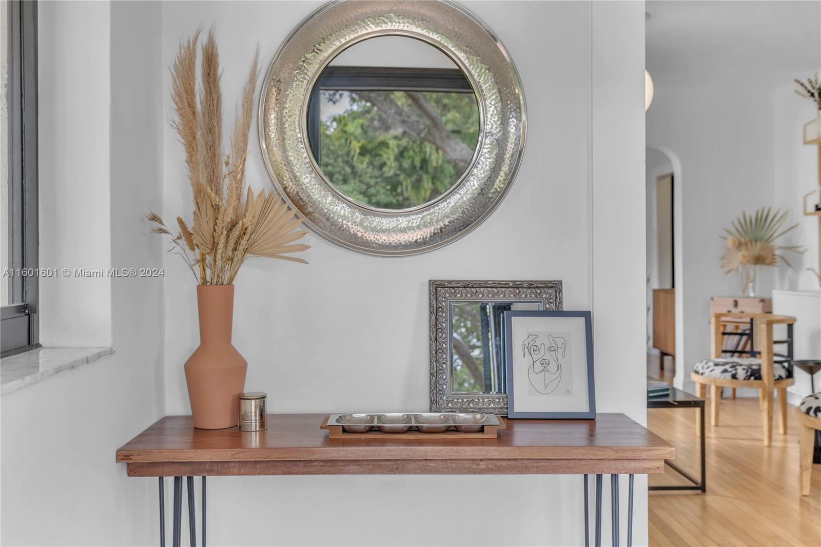 549 La Villa Dr