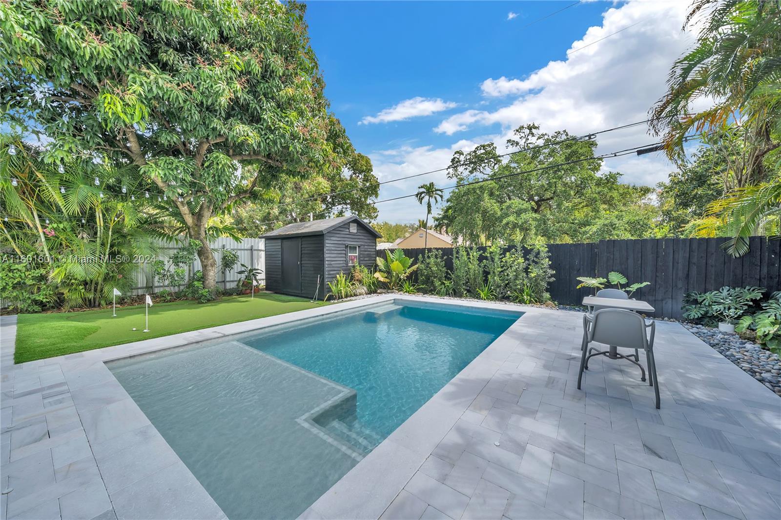 549 La Villa Dr