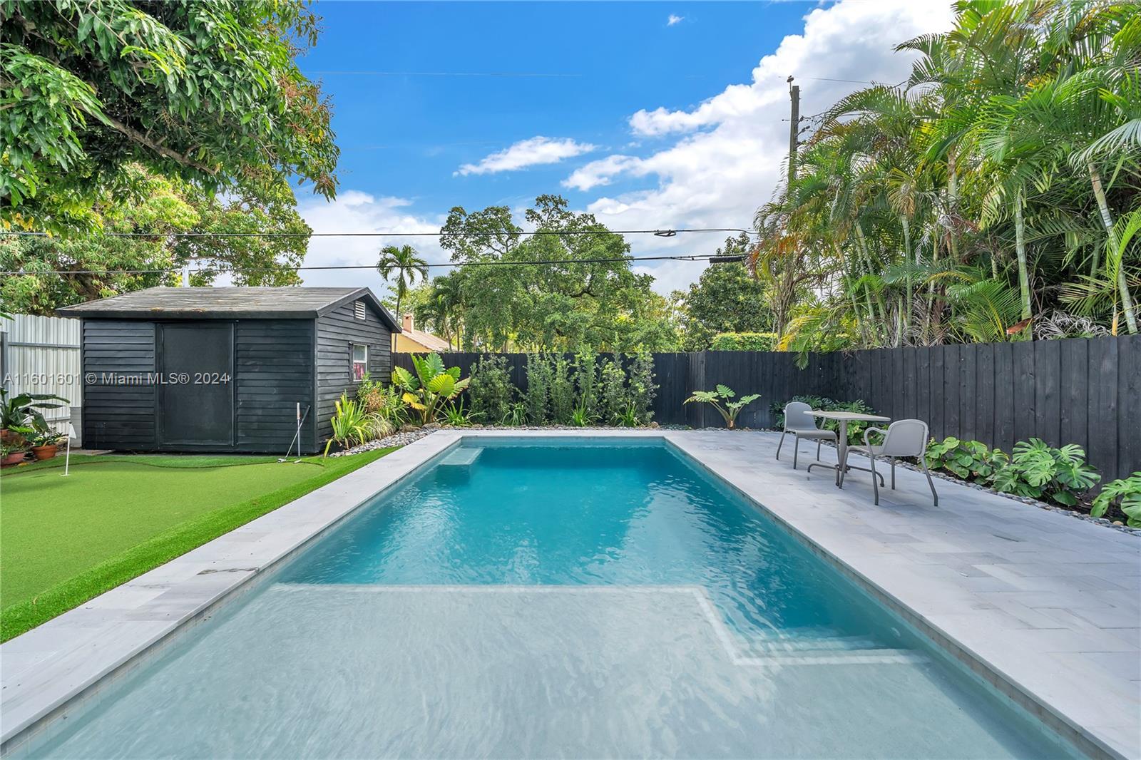 549 La Villa Dr