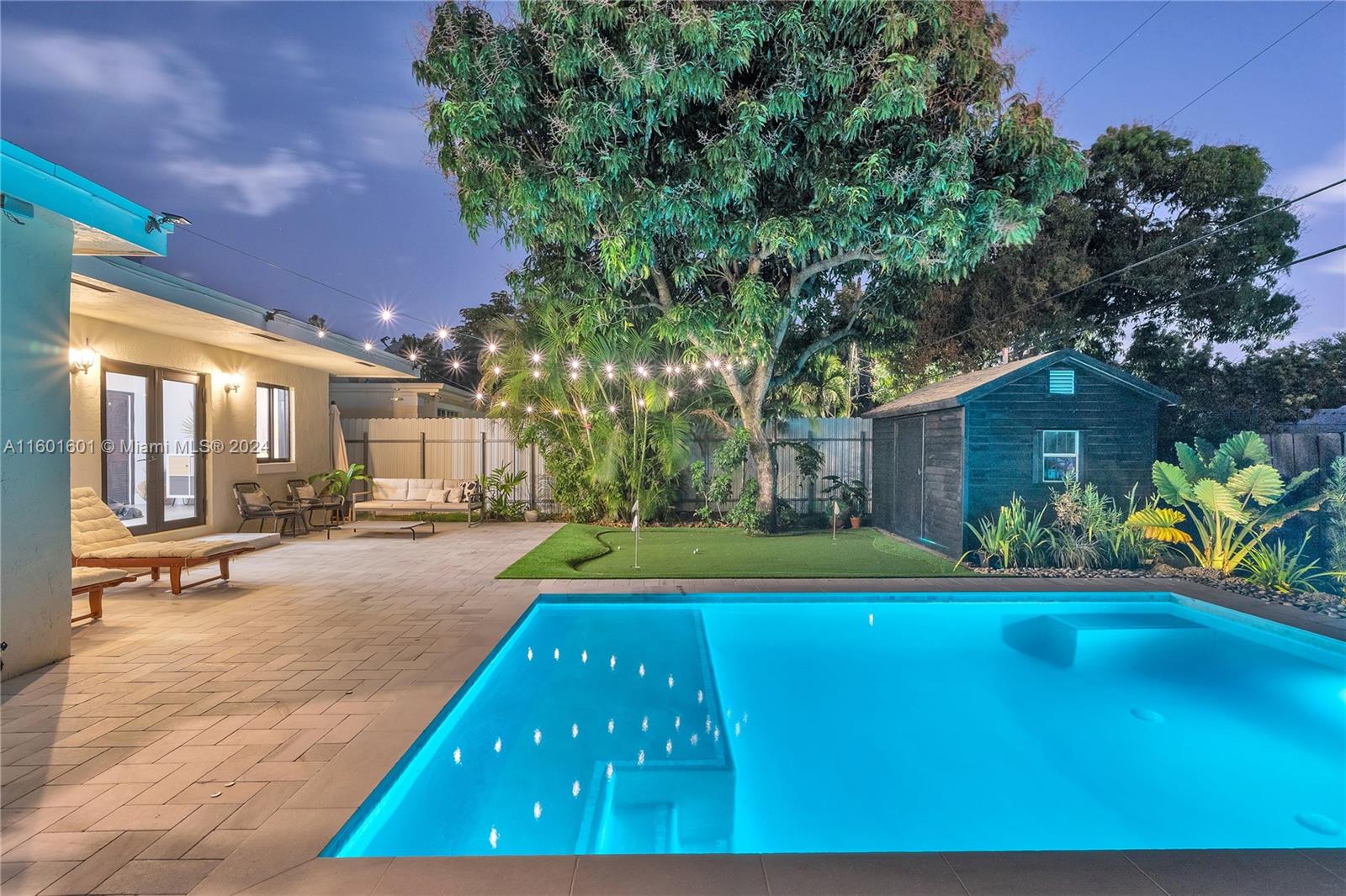 549 La Villa Dr