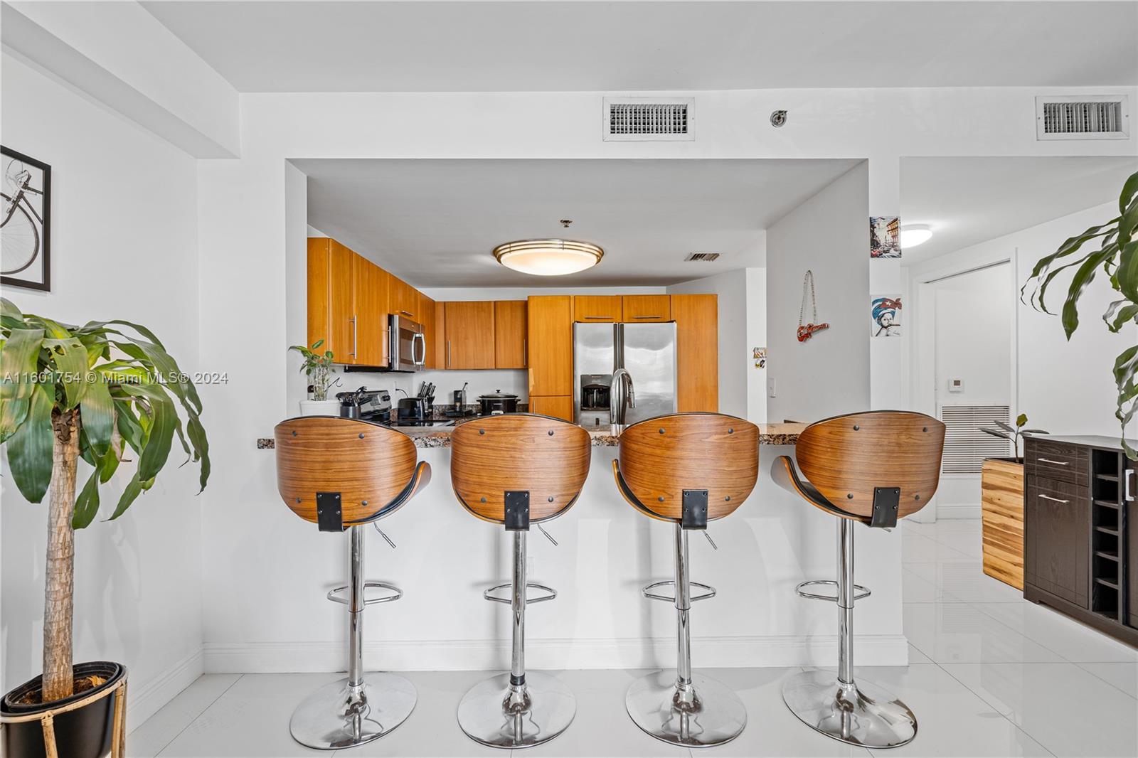 6362 Collins Ave # 303