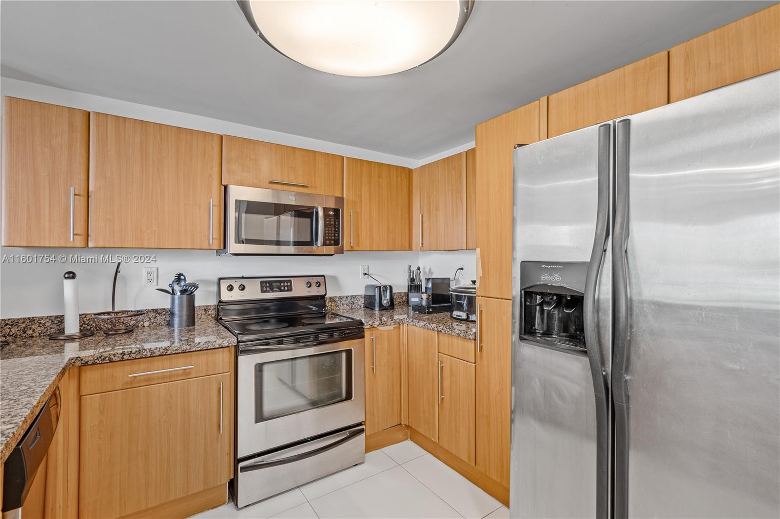 6362 Collins Ave # 303