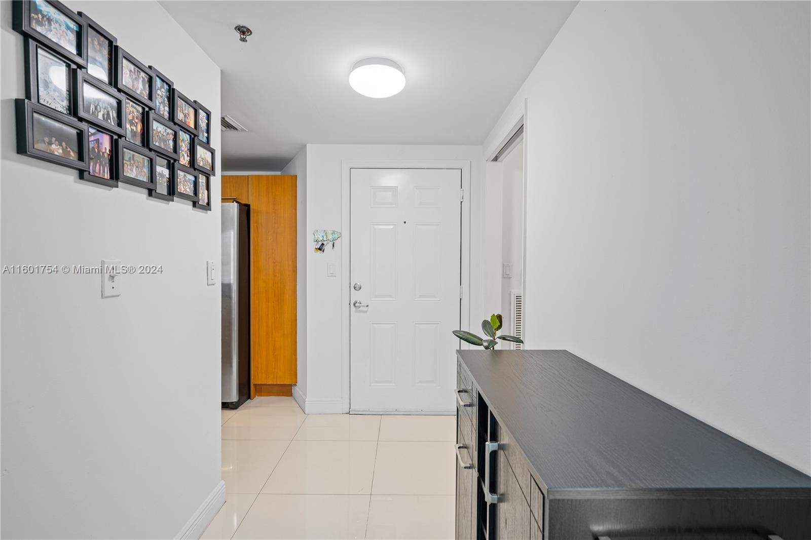 6362 Collins Ave # 303
