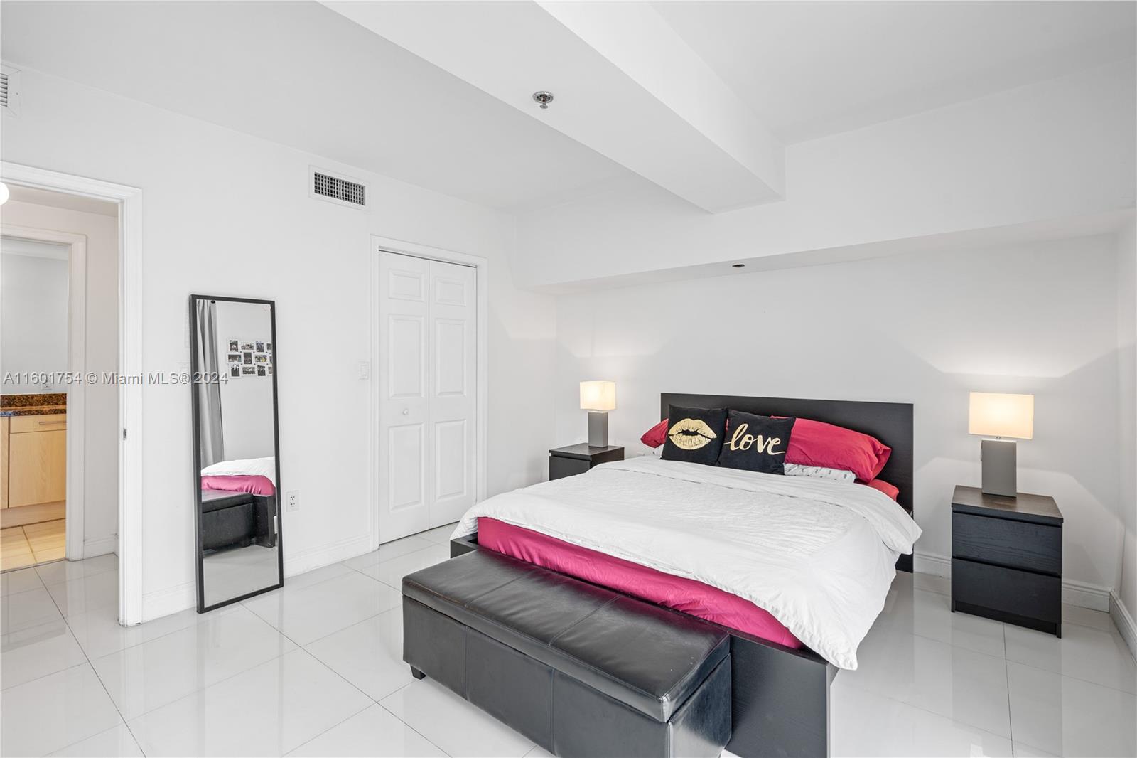 6362 Collins Ave # 303