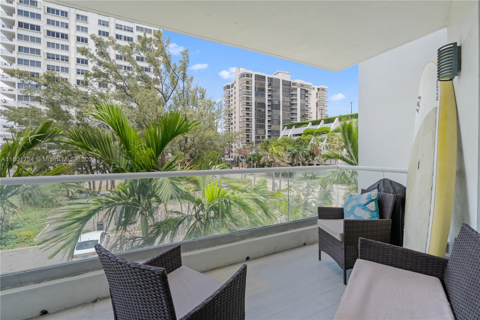 6362 Collins Ave # 303