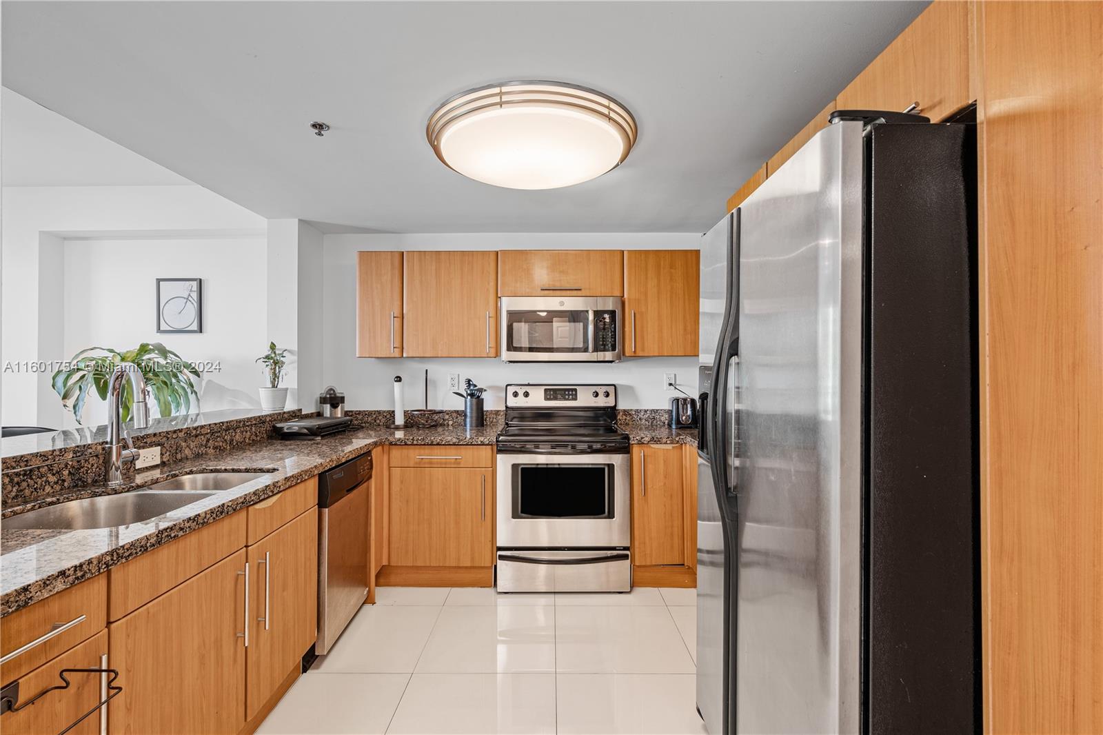 6362 Collins Ave # 303