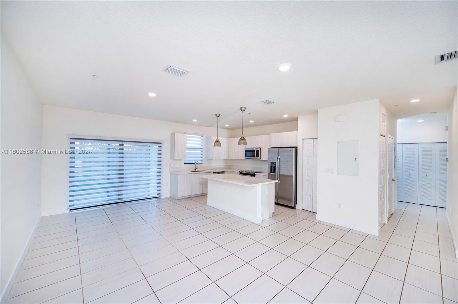 10461 NW 82nd St # 10